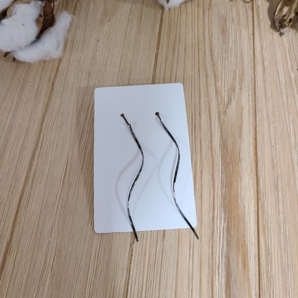 🖤🖤NEW🖤🖤CASUAL!! Threaded Spiral Earrings in BLACK 🖤🖤 - Picture 12 of 16